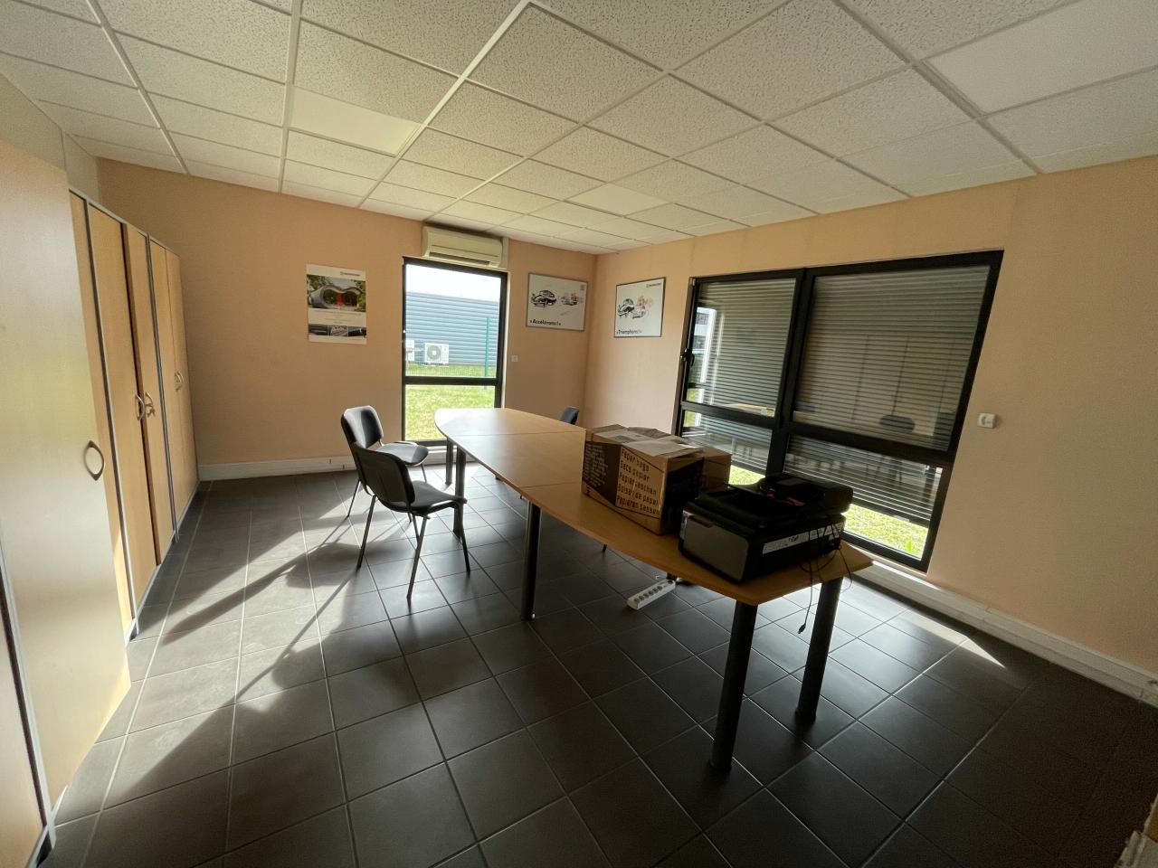Local d'activité Saint-Priest 2750m² Location local d'activité Saint-Priest Rhône OLACT2530457 10
